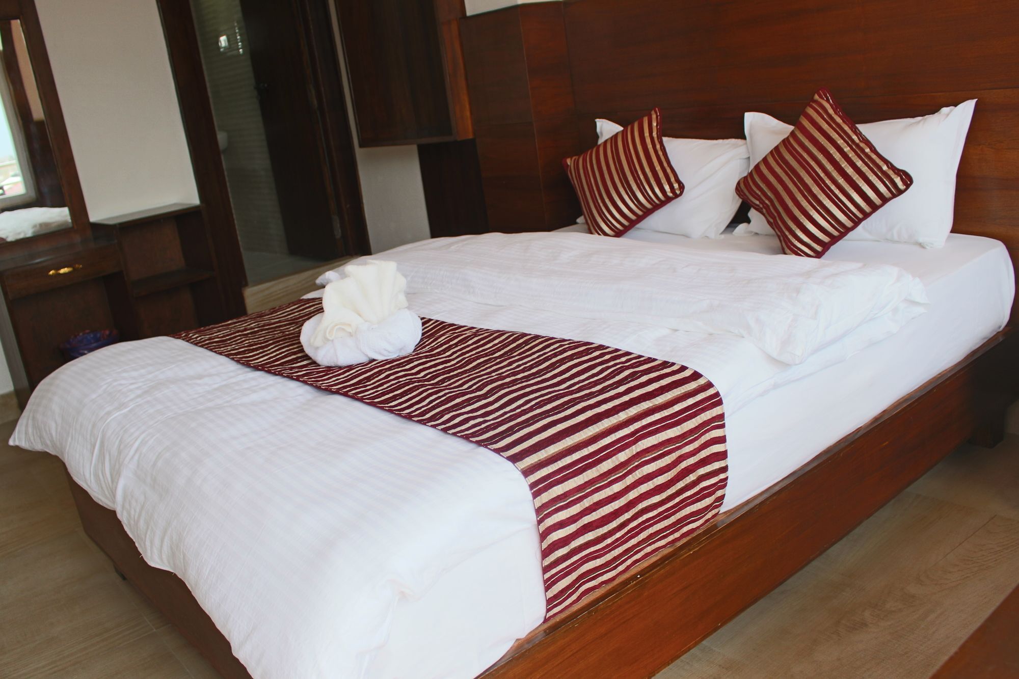 Hotel Lakeside بوكْرا المظهر الخارجي الصورة