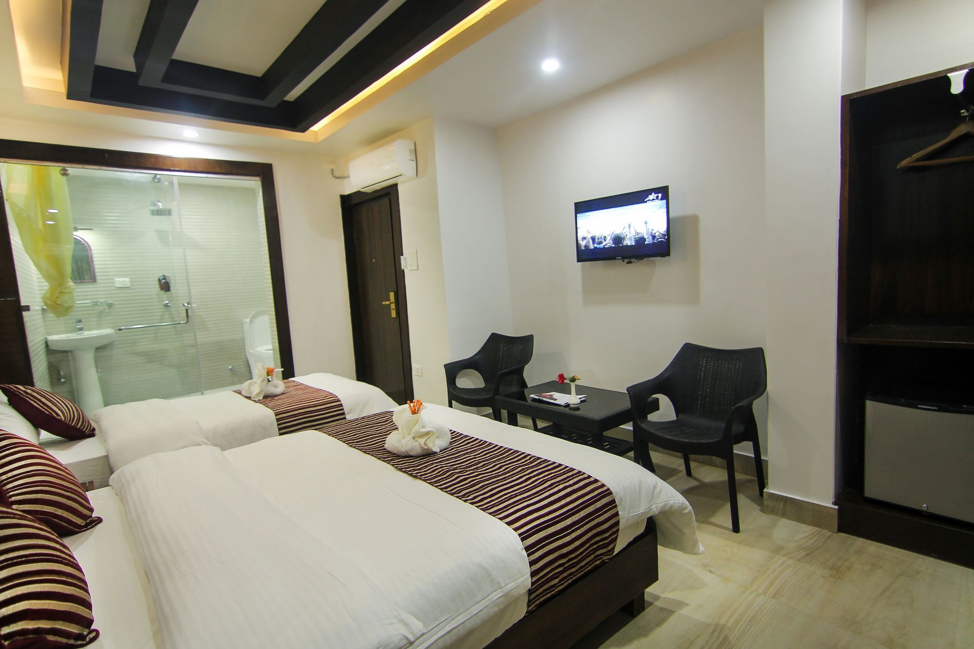 Hotel Lakeside بوكْرا المظهر الخارجي الصورة