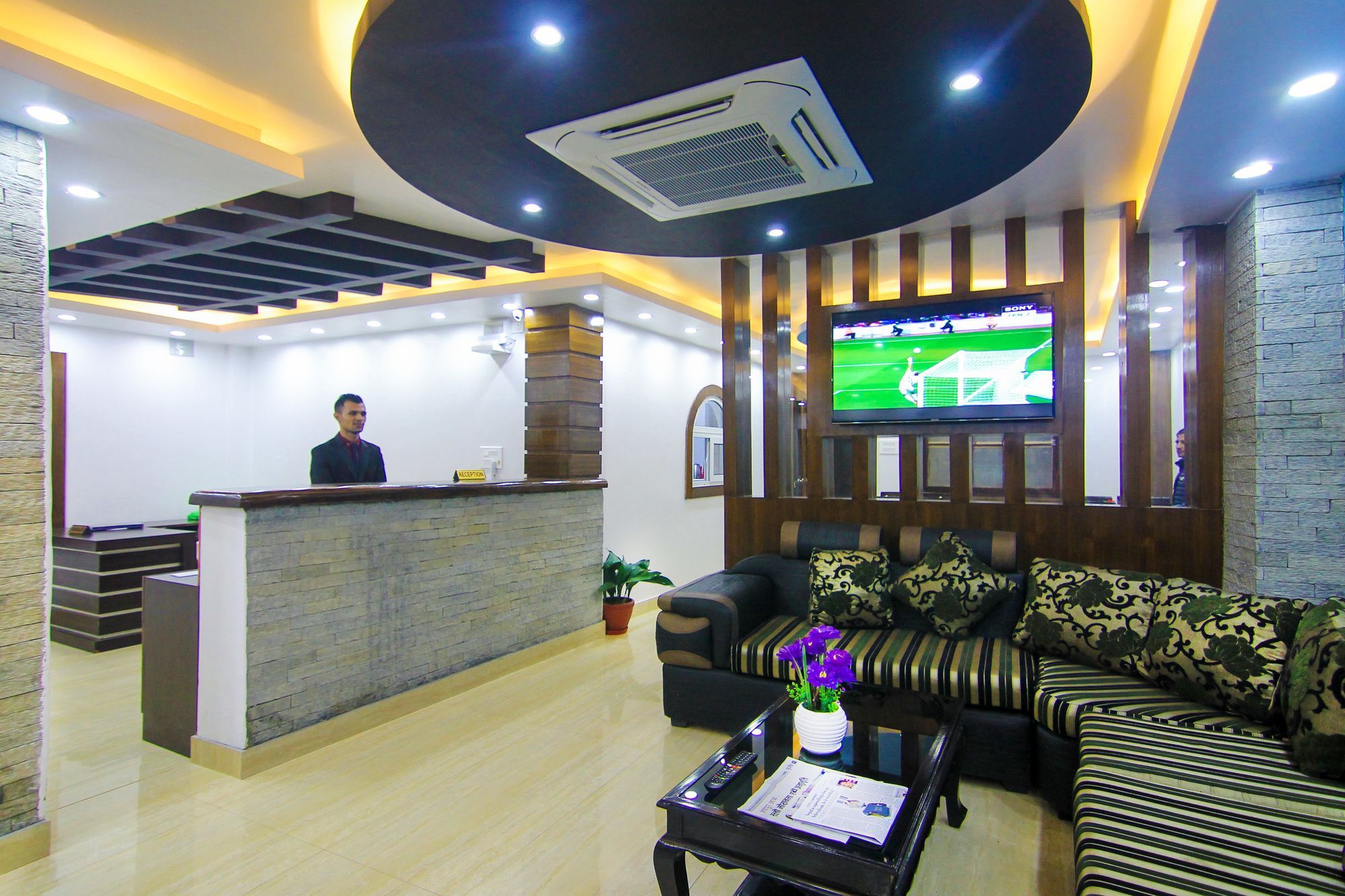 Hotel Lakeside بوكْرا المظهر الخارجي الصورة